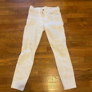 Gap white skinny jeans size 27r